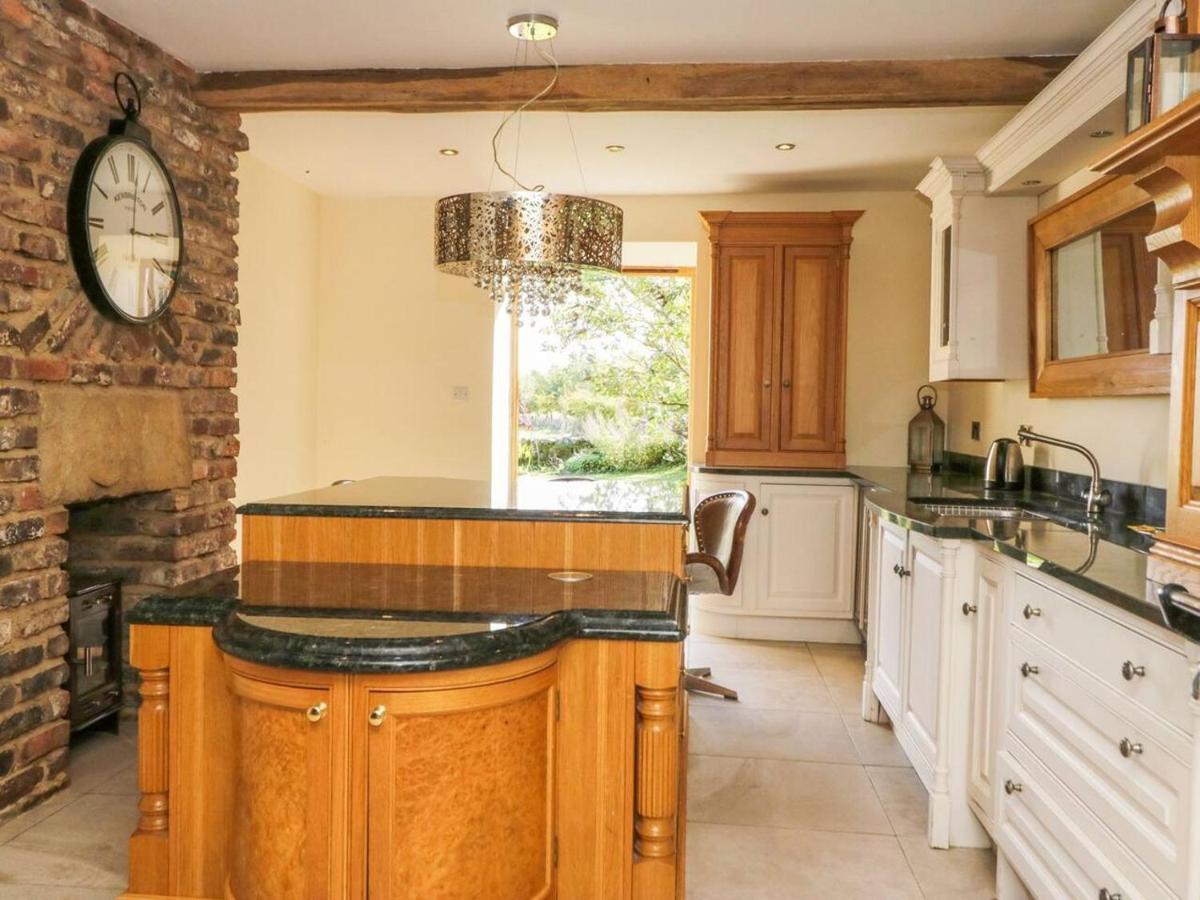 Meagill Farmhouse Hot Tub Bbq Hut Villa Otley  Exteriör bild